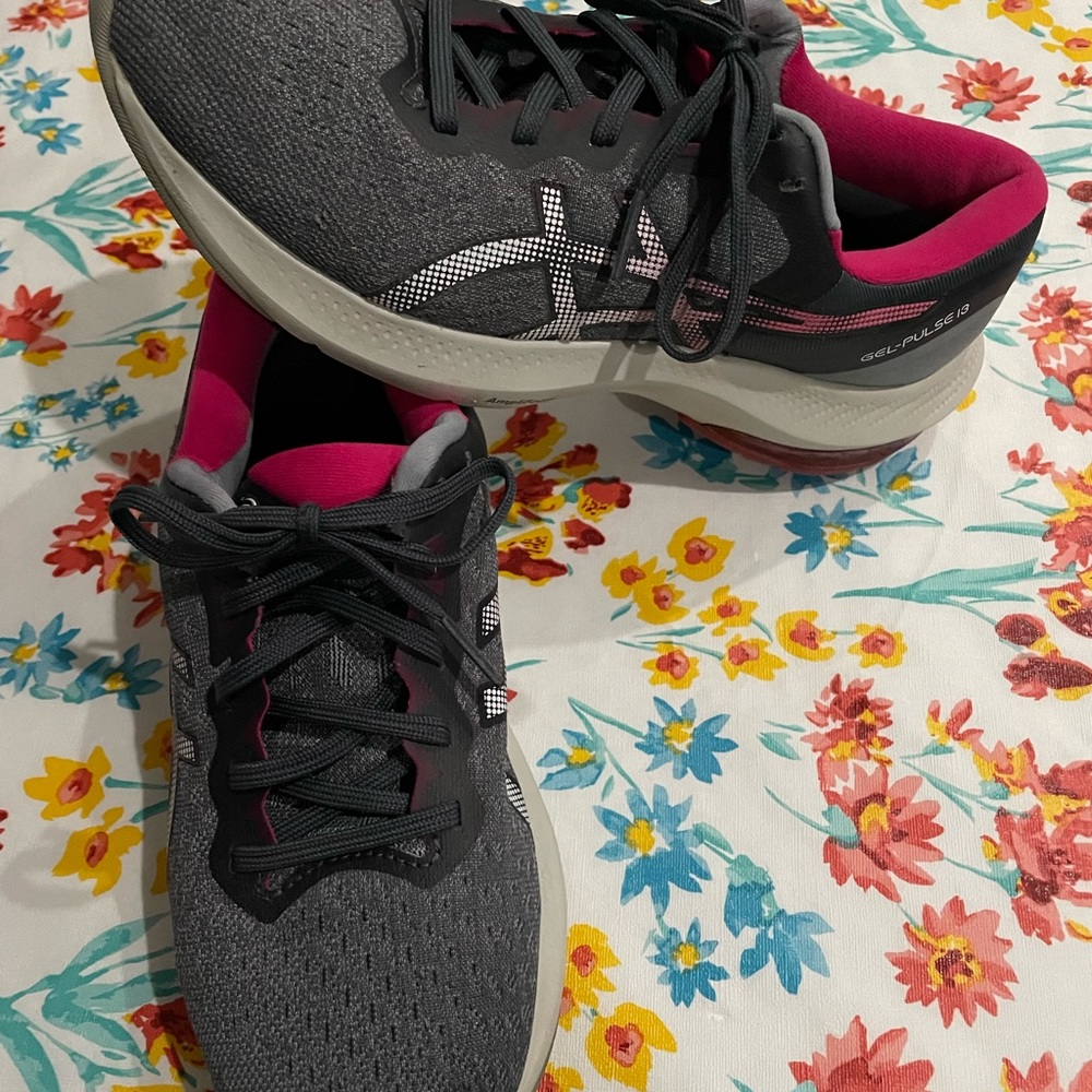 Asics - Picture 3 of 3
